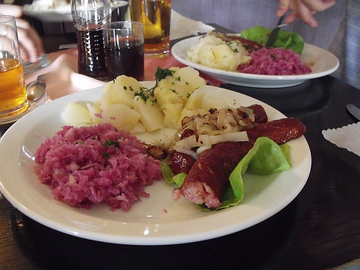 Kielbasa, red cabbage and potatoes